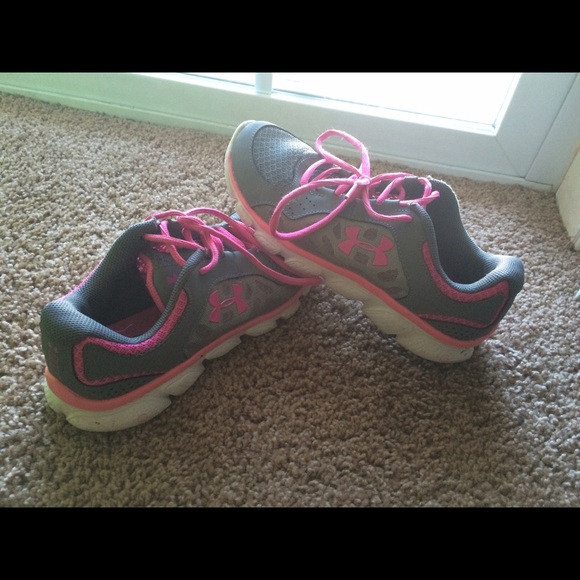 ‼️SOLD‼️Under armour running shoes - Picture 4 of 5
