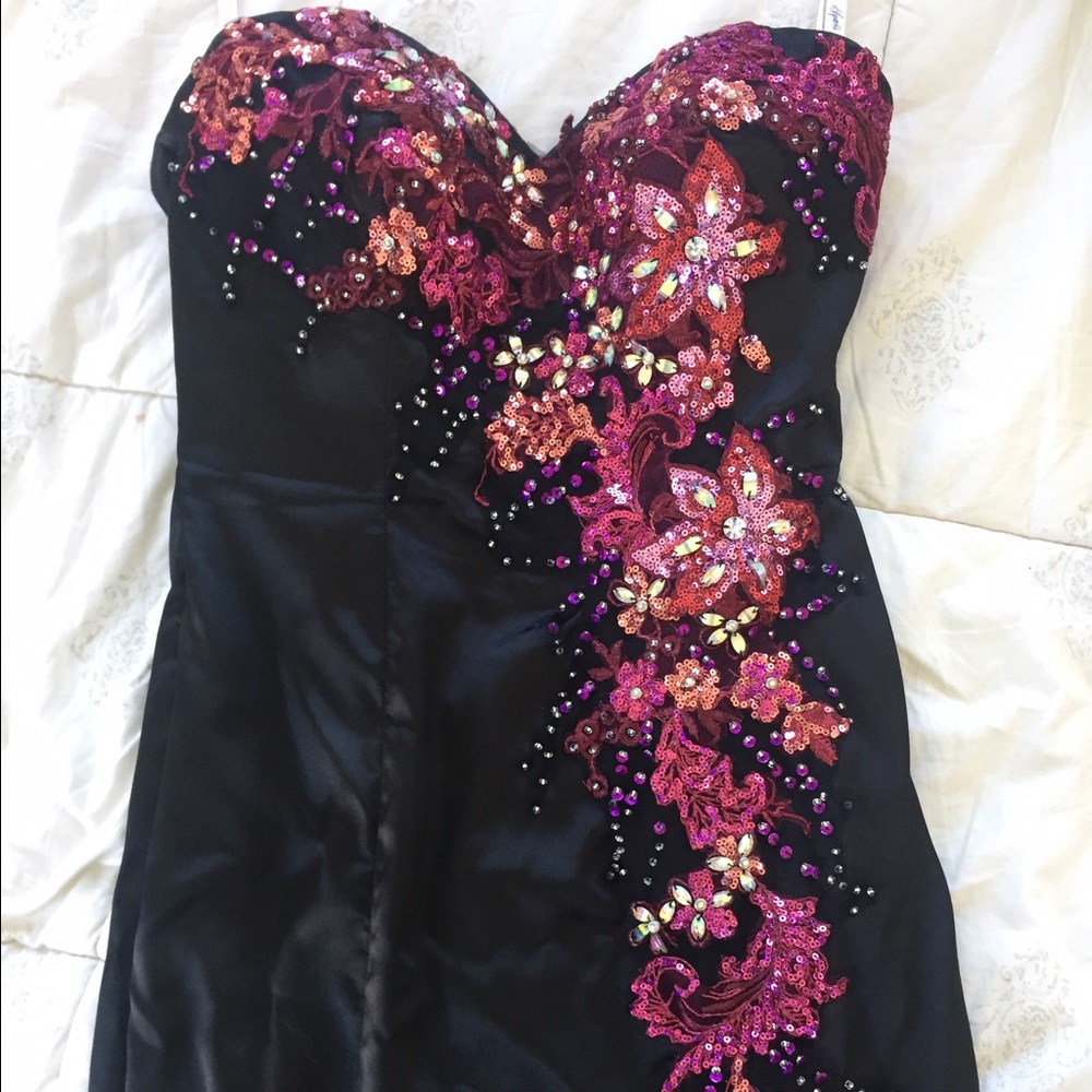 Prom dress - Picture 1 of 3