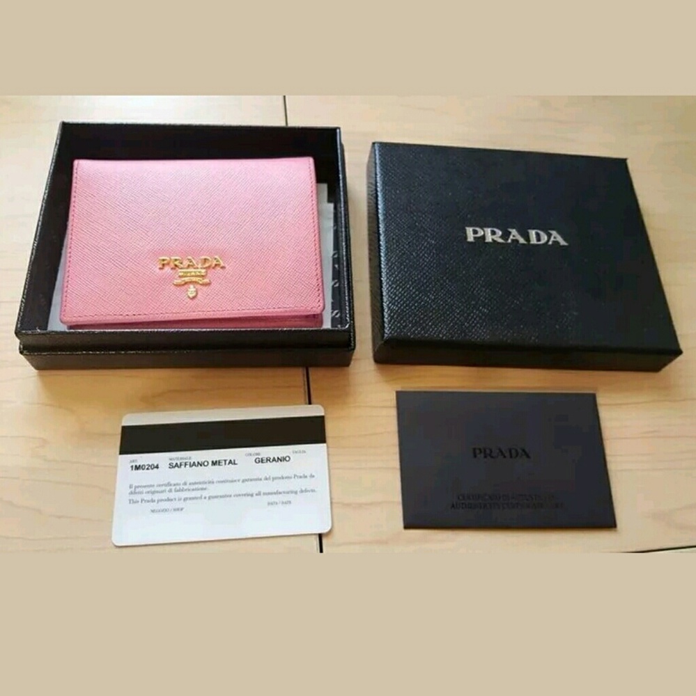 🚫SOLD🚫 New Prada Saffiano Leather Wallet