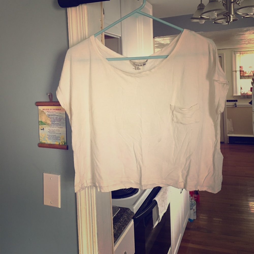 White cropped shirt with pocket
