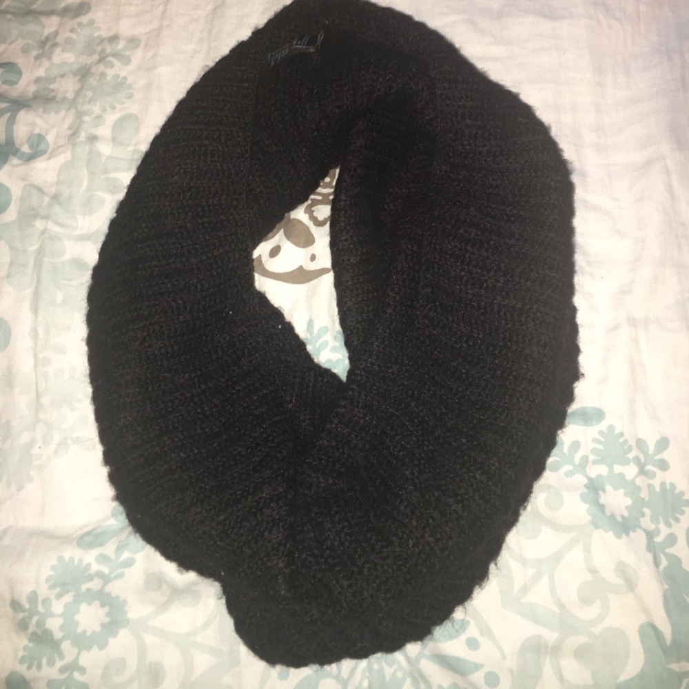Black scarf!