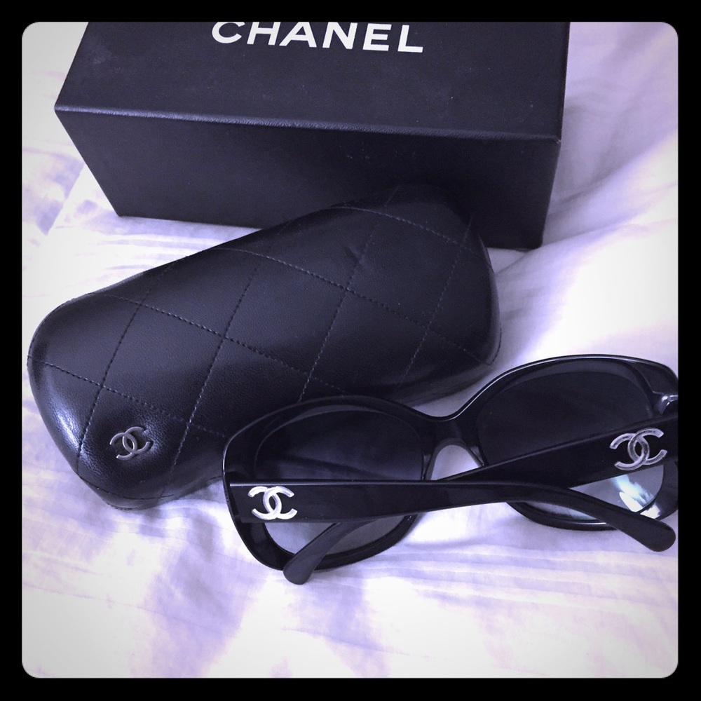 Chanel oversized sunglasses!