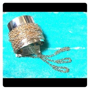 Gold bangle with chain / rings