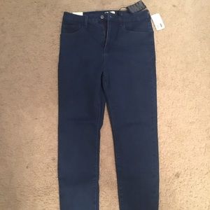 High-Waisted Jeans