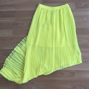 Pleated chiffon maxi skirt.