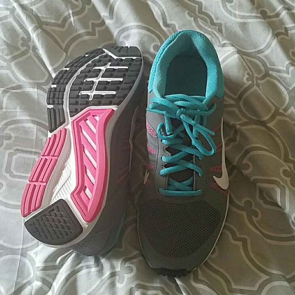 Nike cross trainers