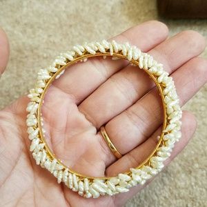 NWOT white fresh pearl braclate
