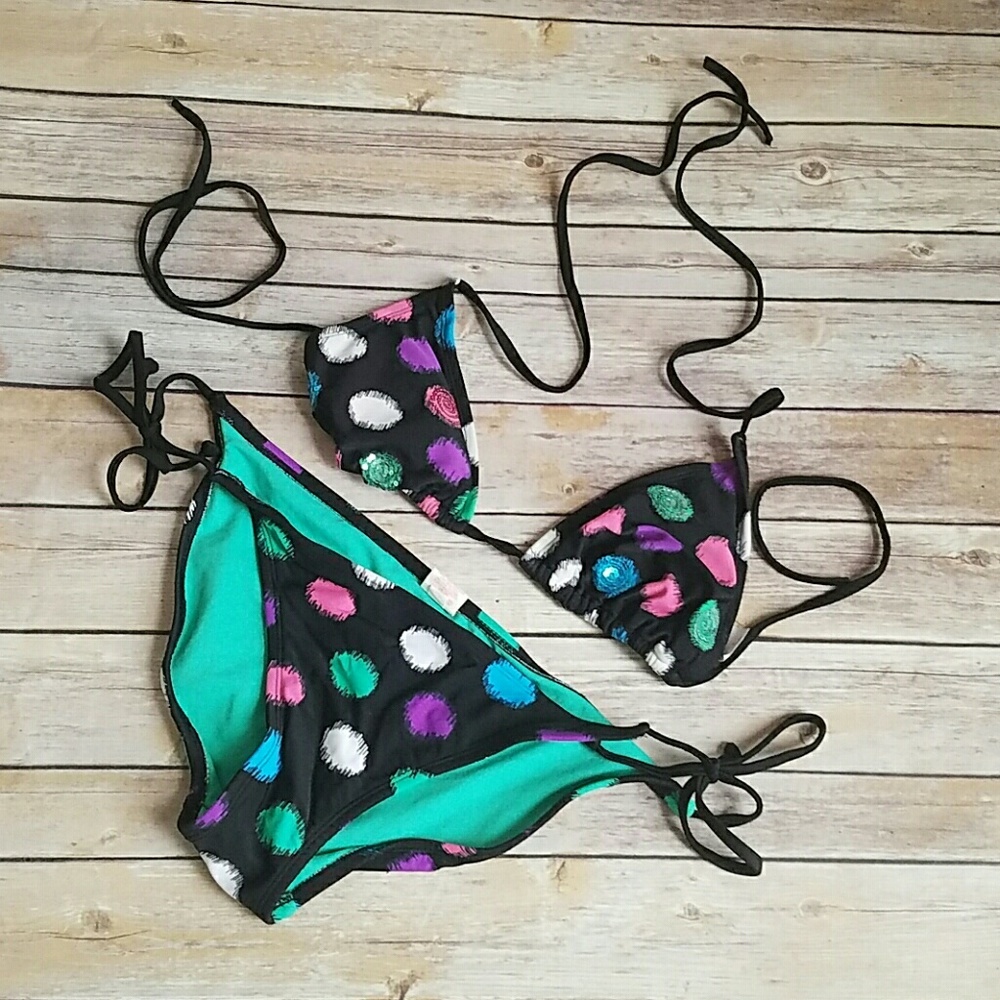 🔴Black chic polka dot bathing suit!