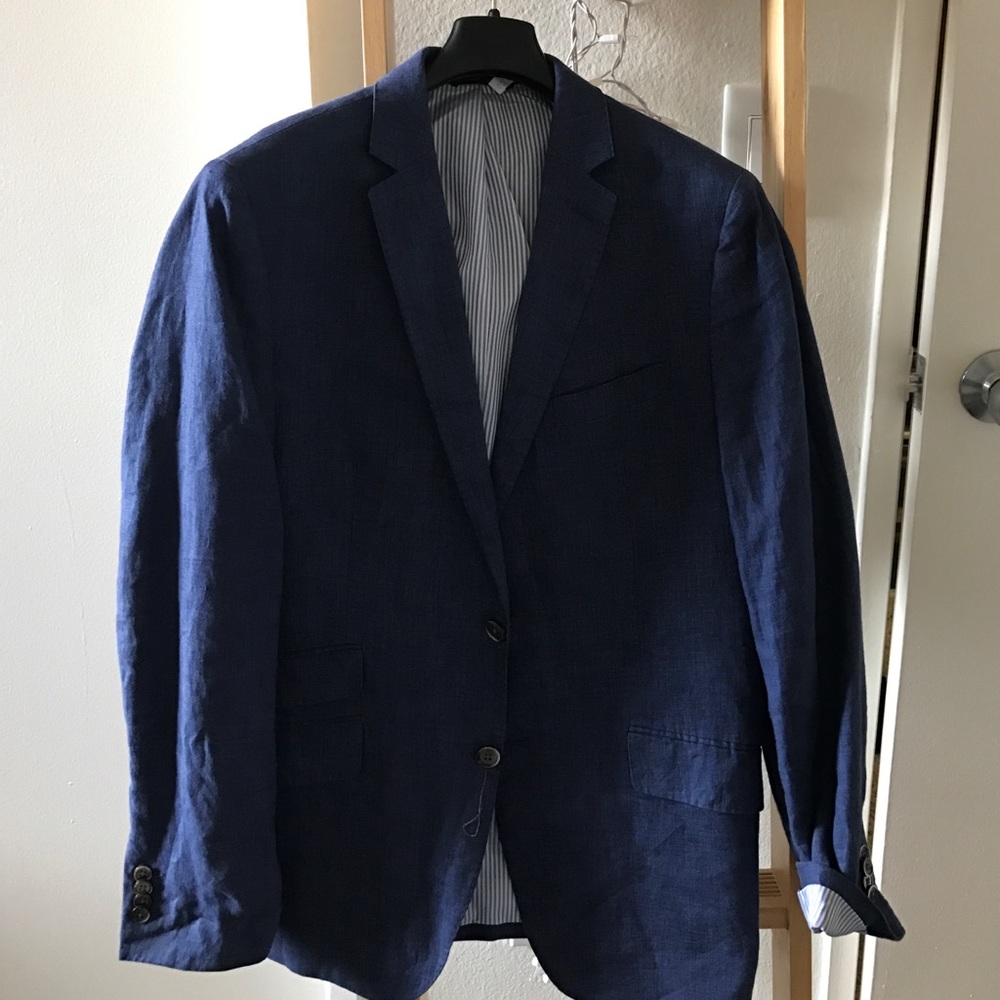 Men's BR 100% slim fit linen blazer.