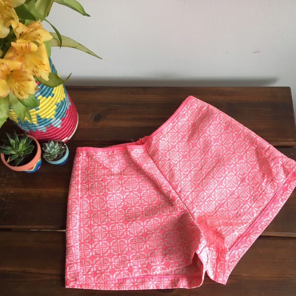 Pink high waisted geometric patterned shorts