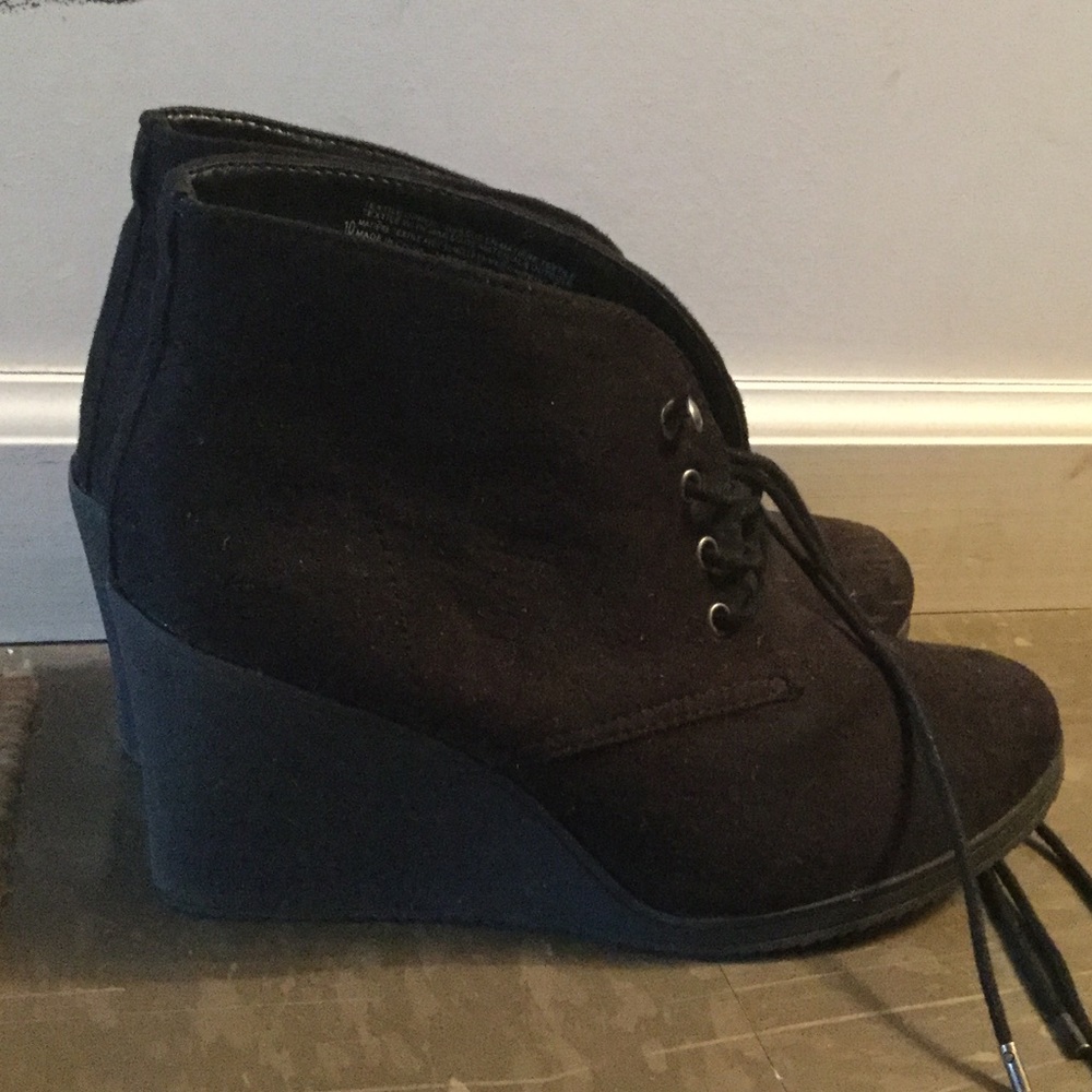 Black Wedge Heels
