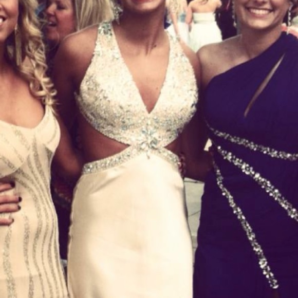 Prom dress - Picture 3 of 4