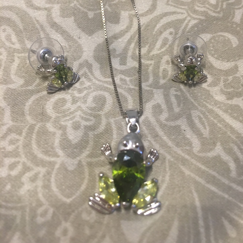 Frog set necklace and earrings