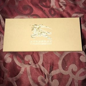 Burberry sunglass box