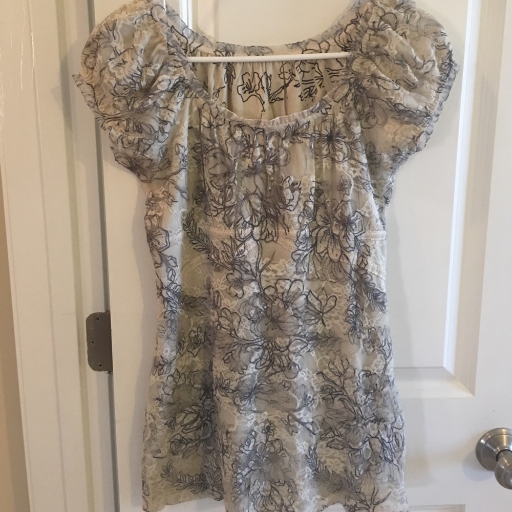 Lace overlay floral top