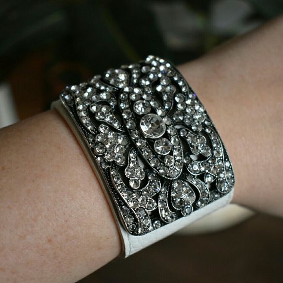 Bling Crystal White Leather Wristband - Picture 2 of 4