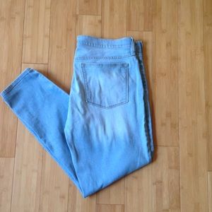 Skinny jean in faded wash