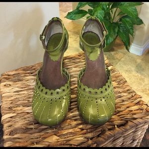 MUDD ankle strap kitten heels