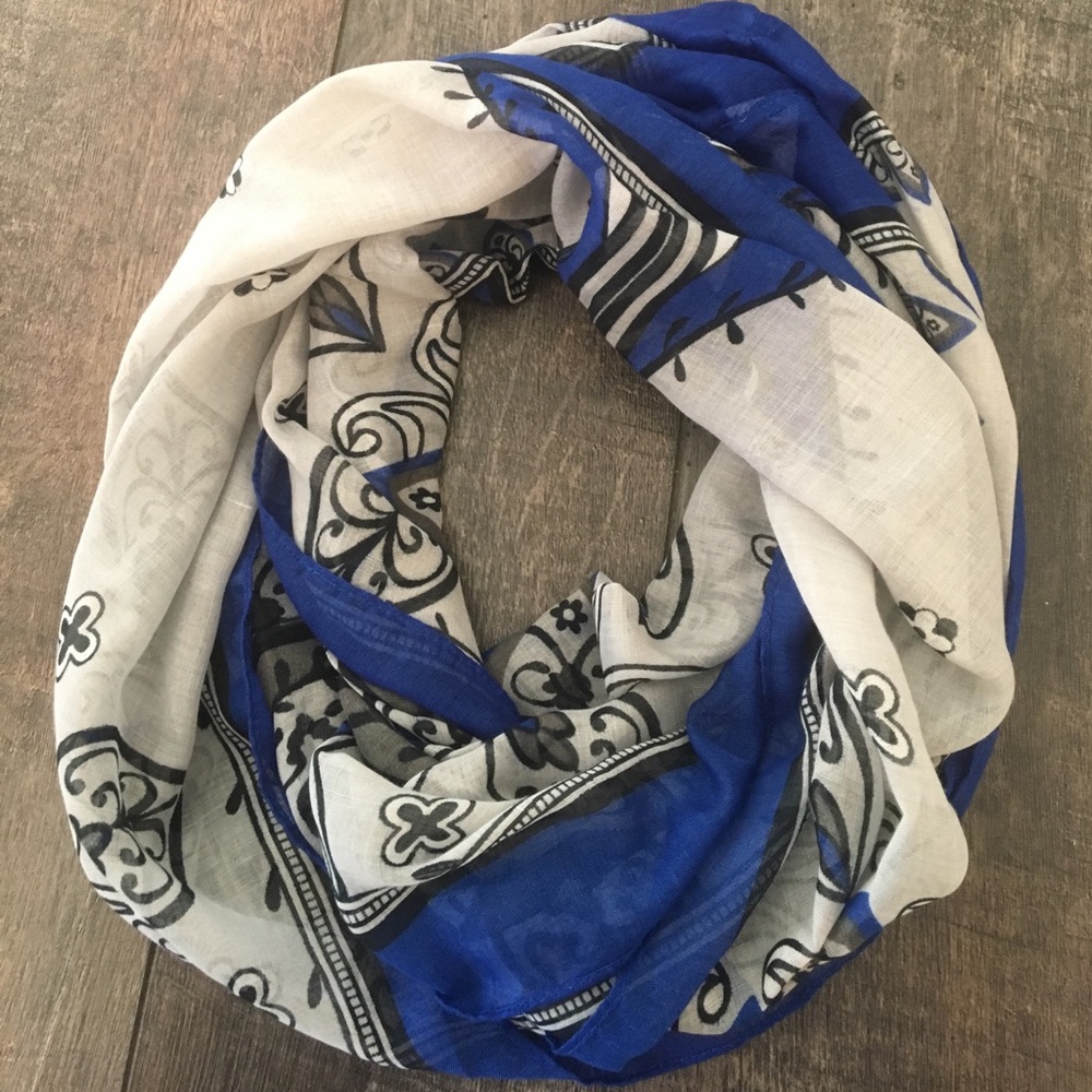 Patterned infinity scarf