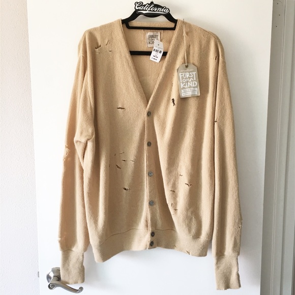 BNWT hearty eyes skull embroidery cardigan - Picture 2 of 6