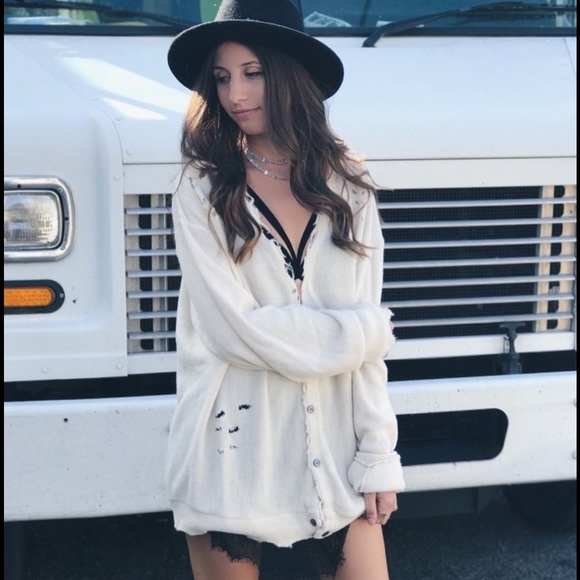 BNWT hearty eyes skull embroidery cardigan - Picture 5 of 6