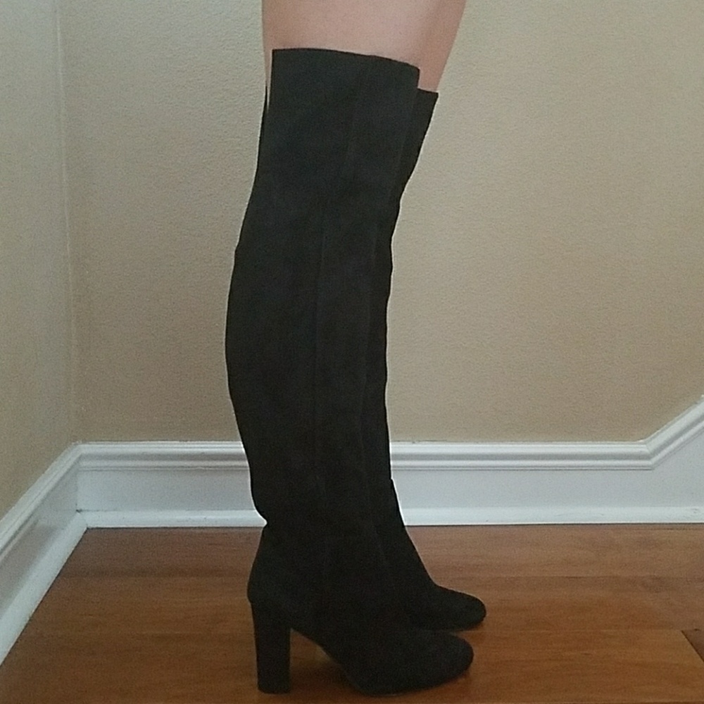 Halogen knee high suede boots size 5