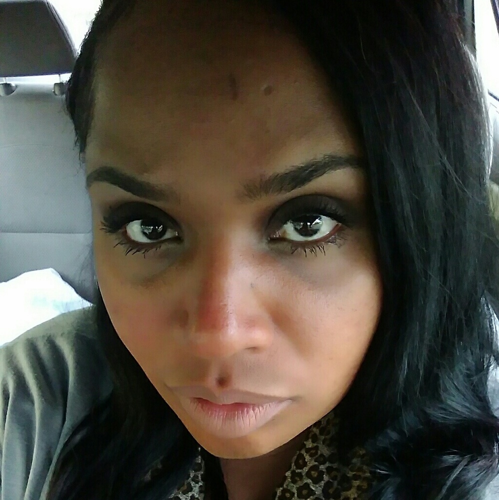 Meet your Posher, Yvette