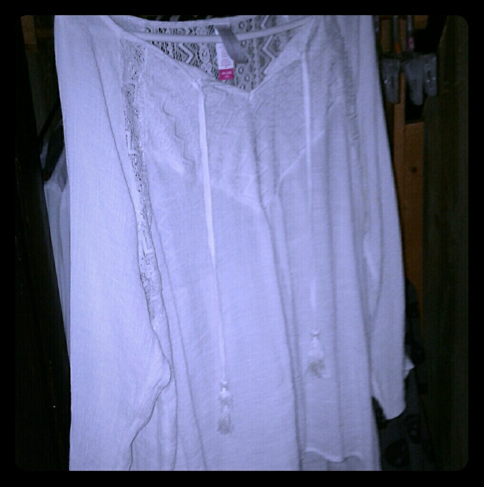Tassled White Top