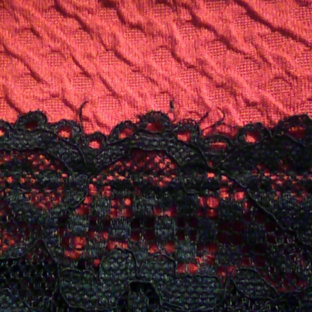 Strapless red dress sheer lace under bust - Picture 5 of 6