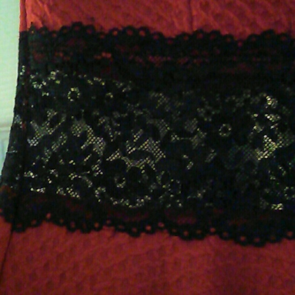 Strapless red dress sheer lace under bust - Picture 2 of 6