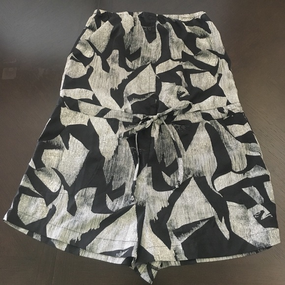 Printed Romper - Picture 1 of 2