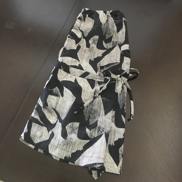 Printed Romper - Picture 2 of 2
