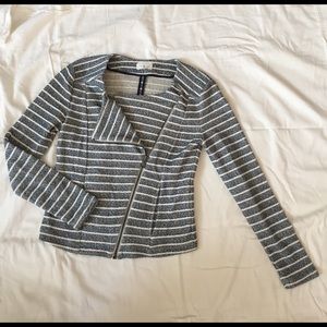 Cute woven sweater-jacket from Lou&Grey