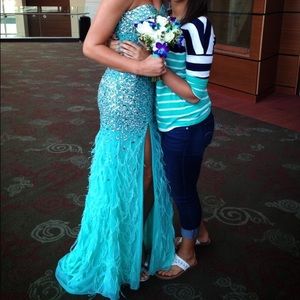 SIZE 2 Turquoise prom dress 👗