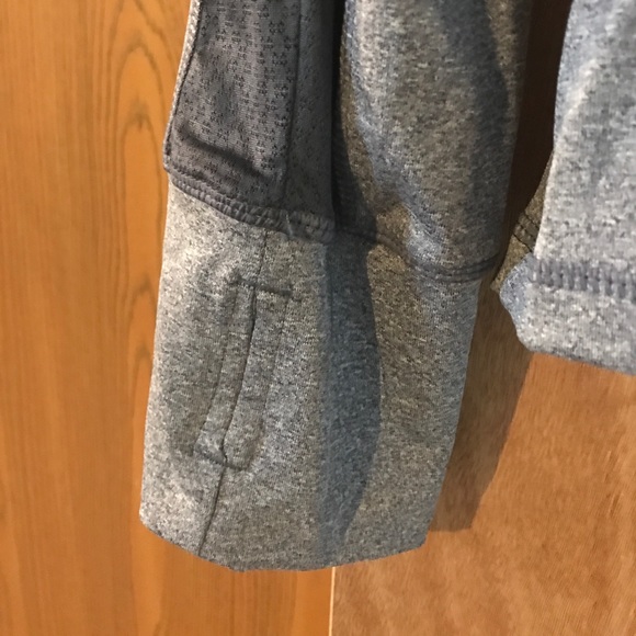 Workout pullover - Picture 2 of 3