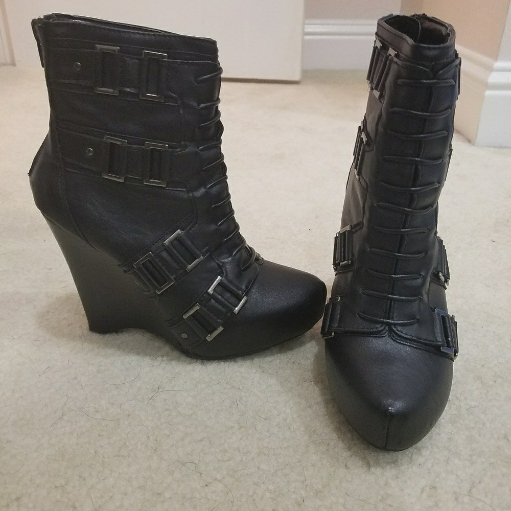 Carlos Boots