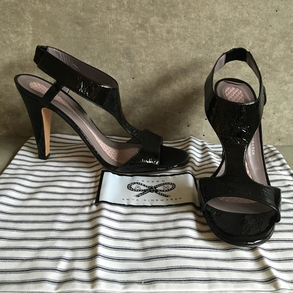 DISCOUNT - ANYA HINDMARCH PATENT LEATHER HEELS
