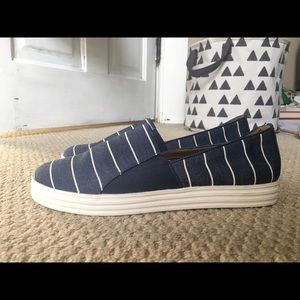 Aerosoles casual boat-style shoes  NEW
