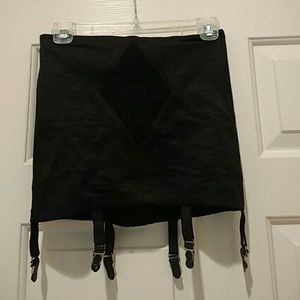 Nwot garter belt
