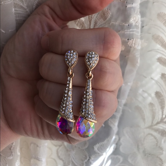 💘💚Iridescent Drop Earrings - Picture 3 of 6