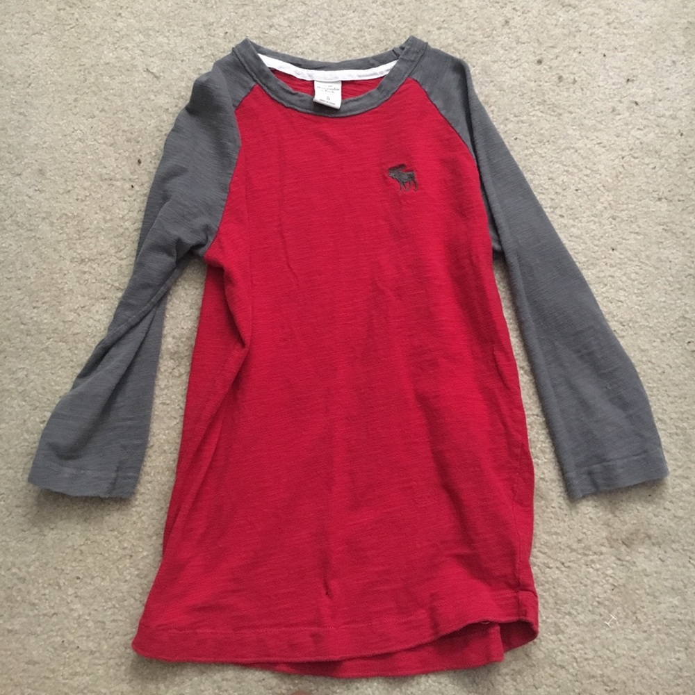 Abrecrombie and Fitch baseball tee