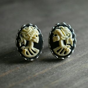 Skeleton Woman Cameo Studs