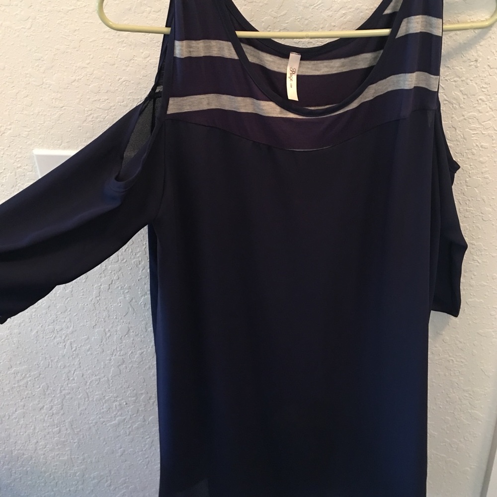 You can wear it as a dress or with leggings!