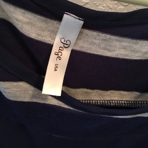 You can wear it as a dress or with leggings! - Picture 2 of 3