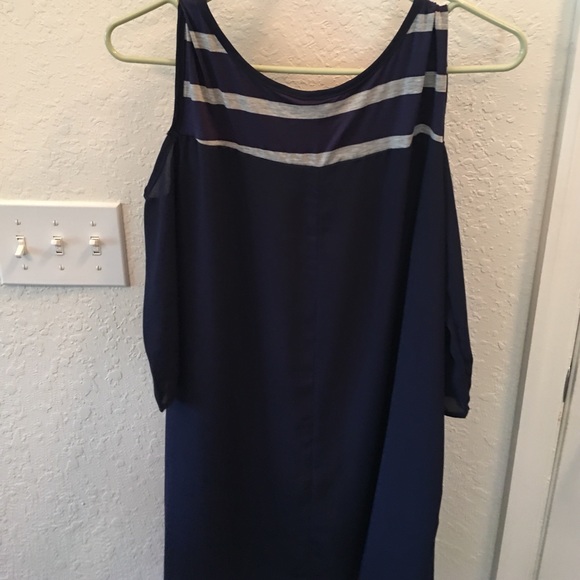 You can wear it as a dress or with leggings! - Picture 3 of 3