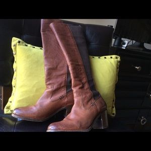 Frye Janis Gore Tall Boot. EUC. Perfect color.