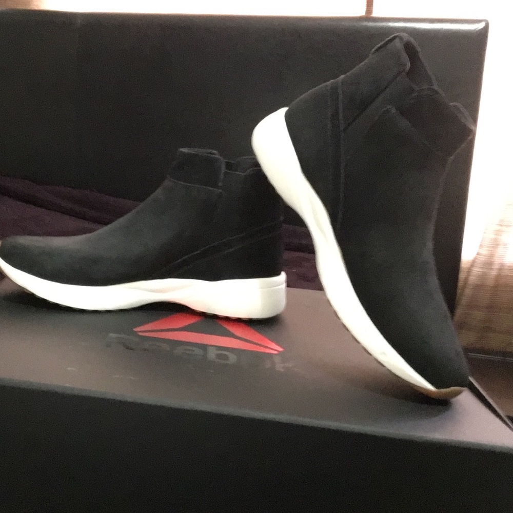 Reebok Chelsea Slip Boot.