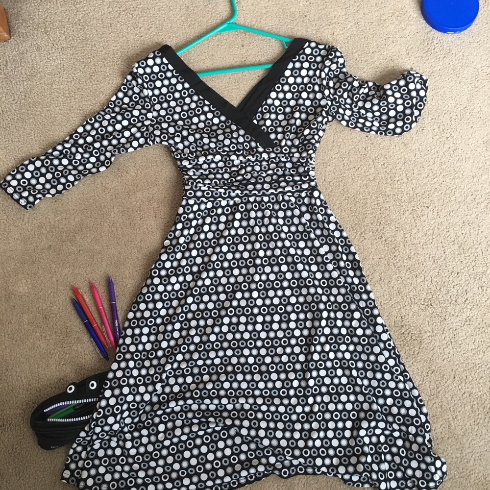 Dress - Picture 2 of 2