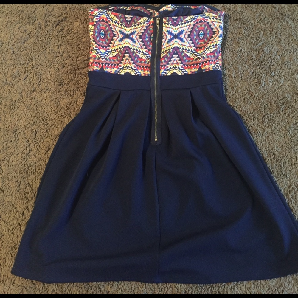 Dress - Picture 4 of 4