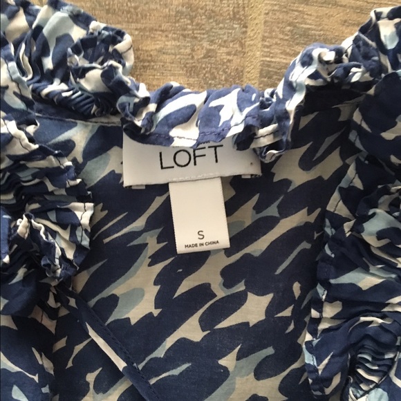 Flirty Loft Ruffle Shell Top - Picture 3 of 4